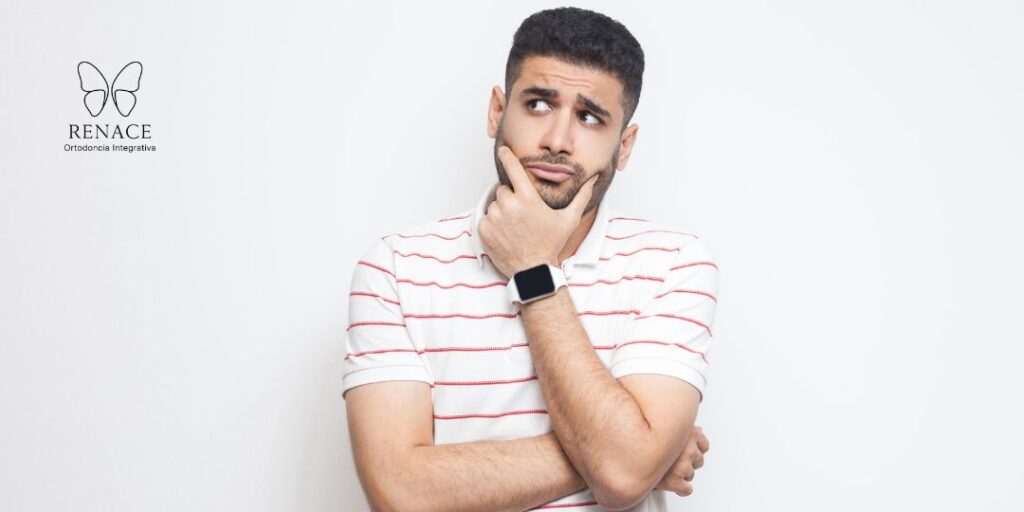 Brackets Metálicos vs. Brackets de Zafiro: ¿Cuál es la Mejor Opción para tu Tratamiento?